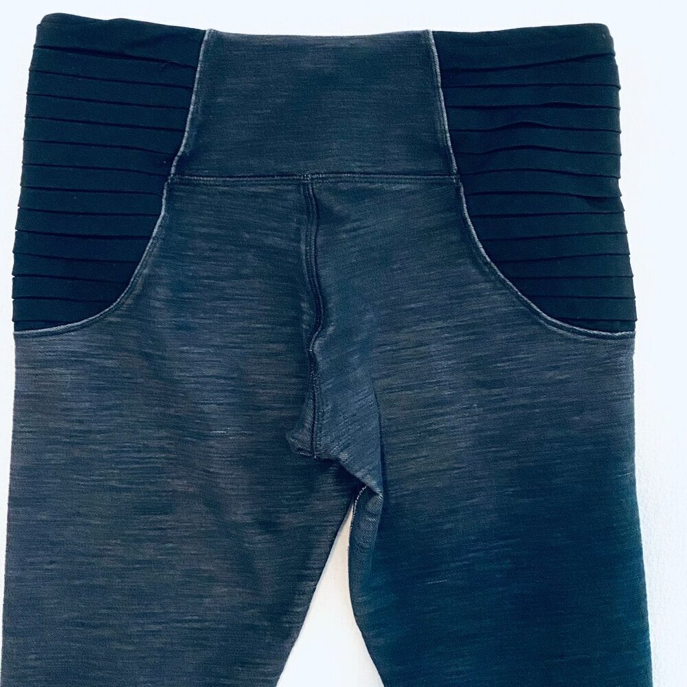 Lululemon leggings Women's 4 grey Aphrodite crop yoga workout athleisure weights - Picture 5 of 12